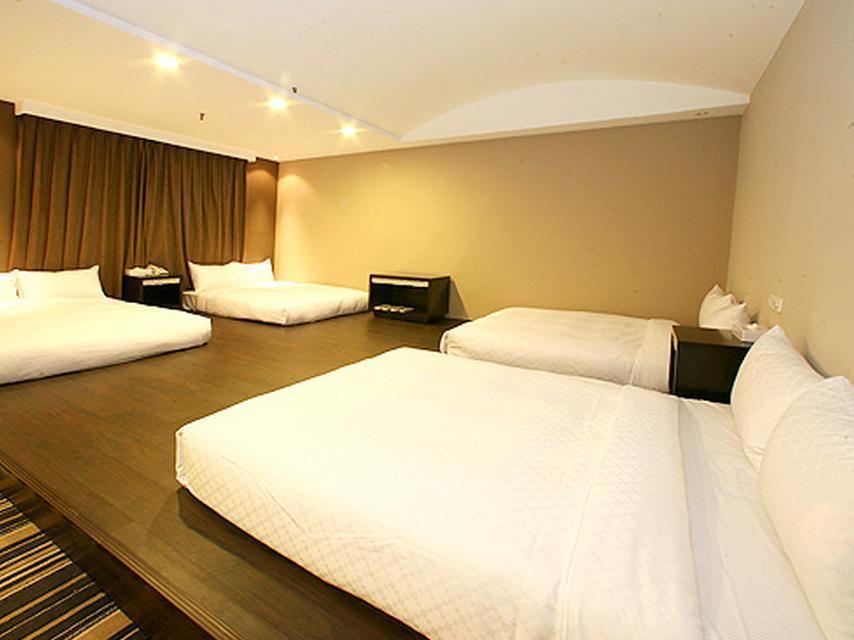 Yoyo Hotel Chiayi City Exterior photo