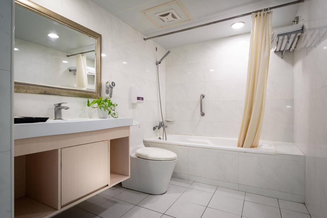 Yoyo Hotel Chiayi City Exterior photo
