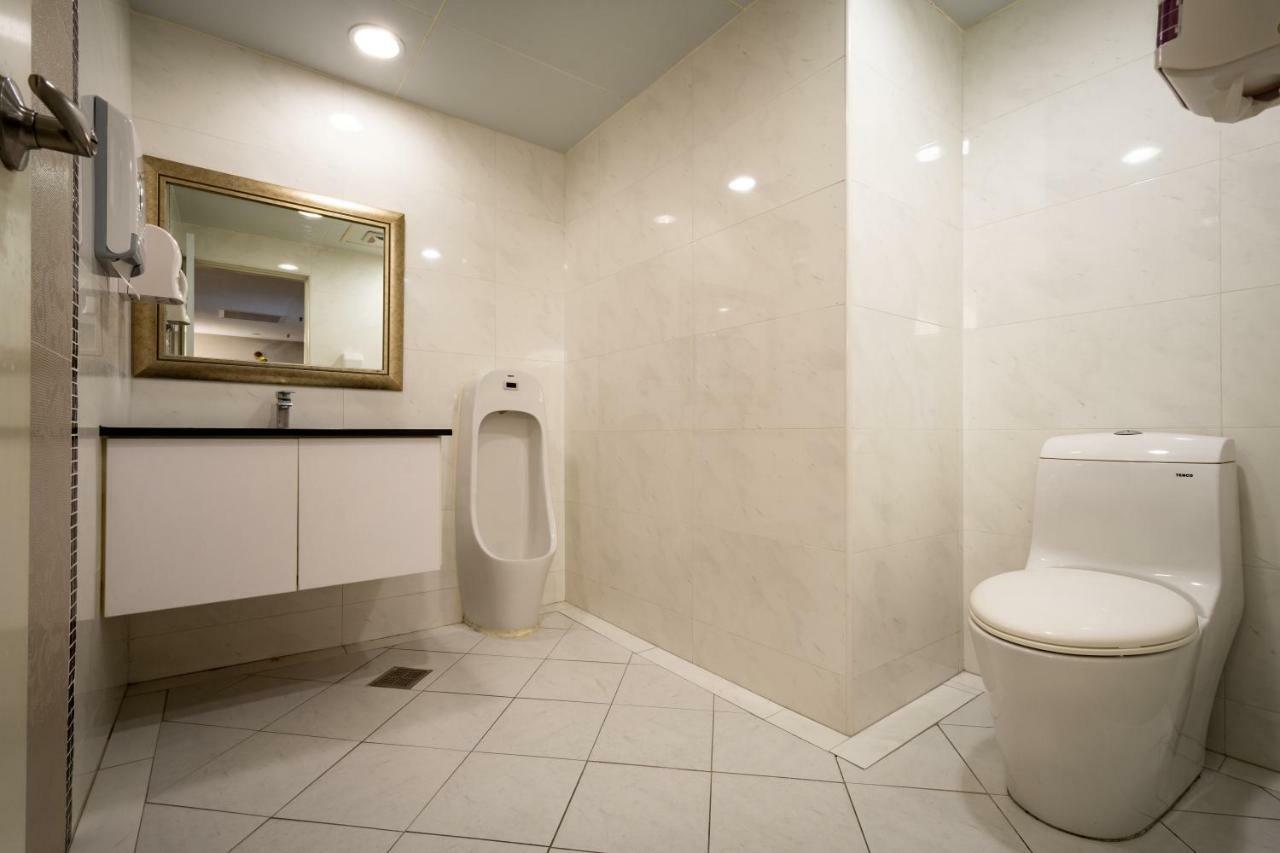 Yoyo Hotel Chiayi City Exterior photo